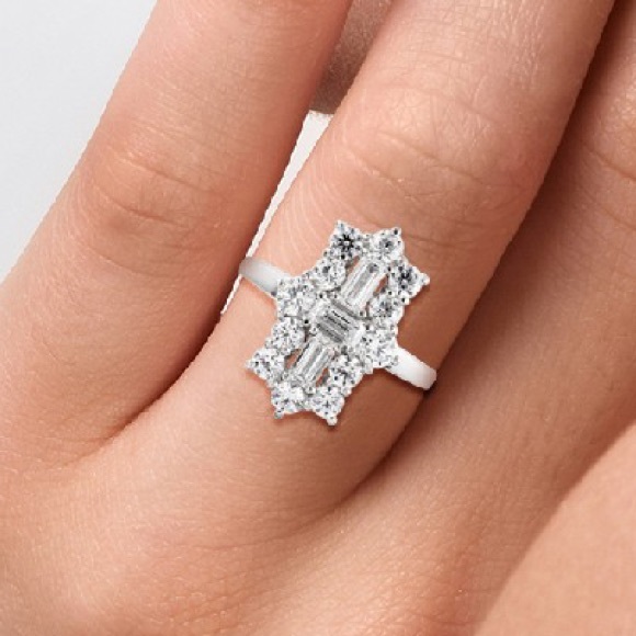 SWAROVSKI Zirconia Ring - Picture 3 of 6